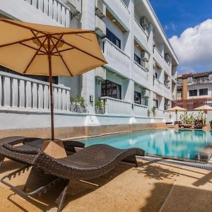 Rattana Beach Hotel